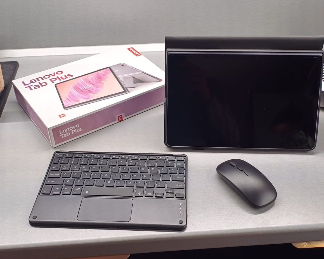 Lenovo - Tab - Plus TB351FU - 2
