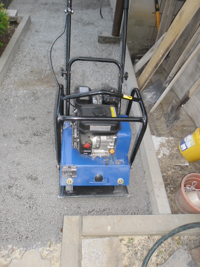 Vibrační deska-půjč si mě - 2