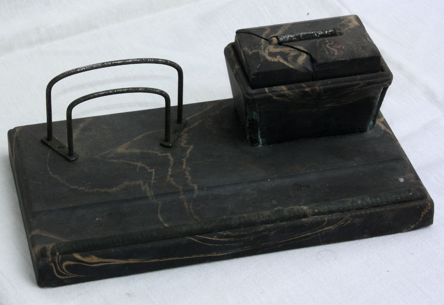 Kalamář, leštěný kámen + kov, odhad rok 1920 - 2