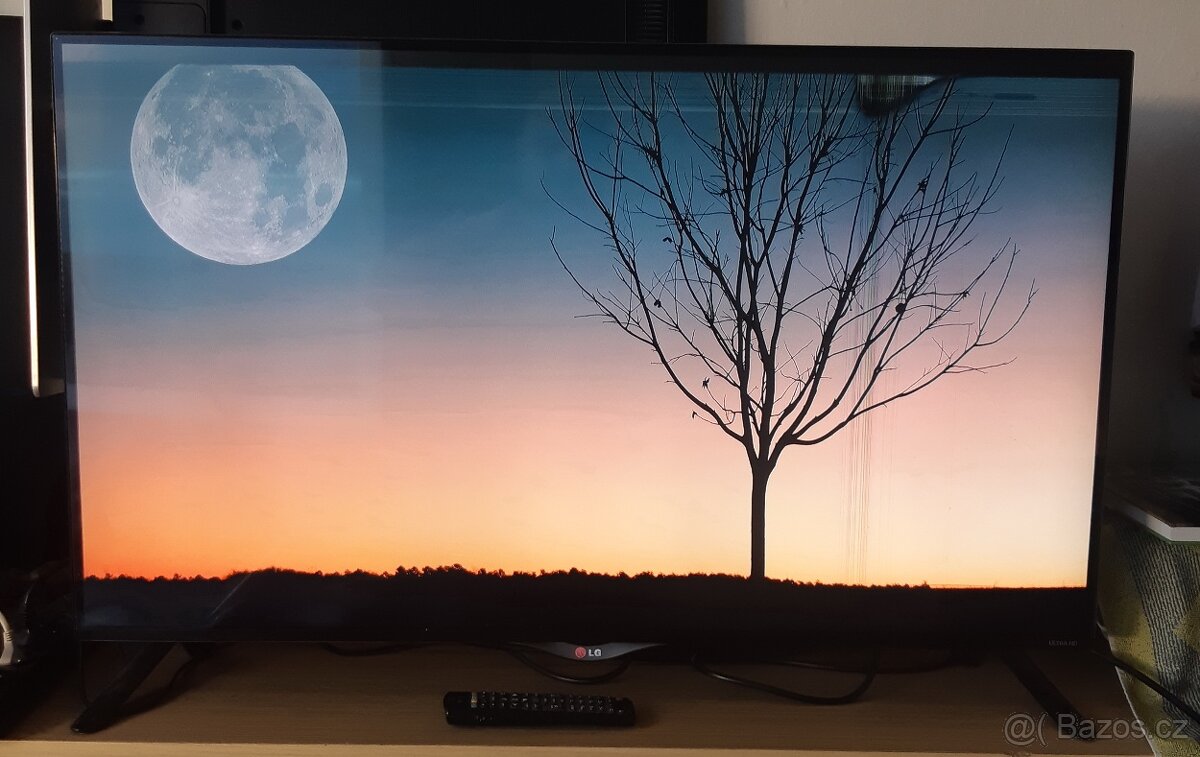 42" 4K DVBT2 LG 42UB820V (s menší vadou) - 2