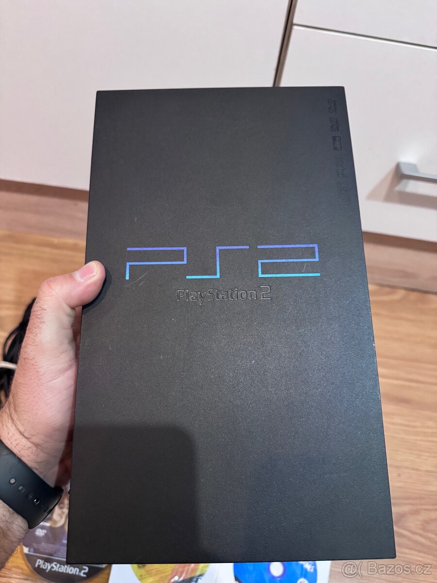 SONY PLAYSTATION 2 FAT. - 2