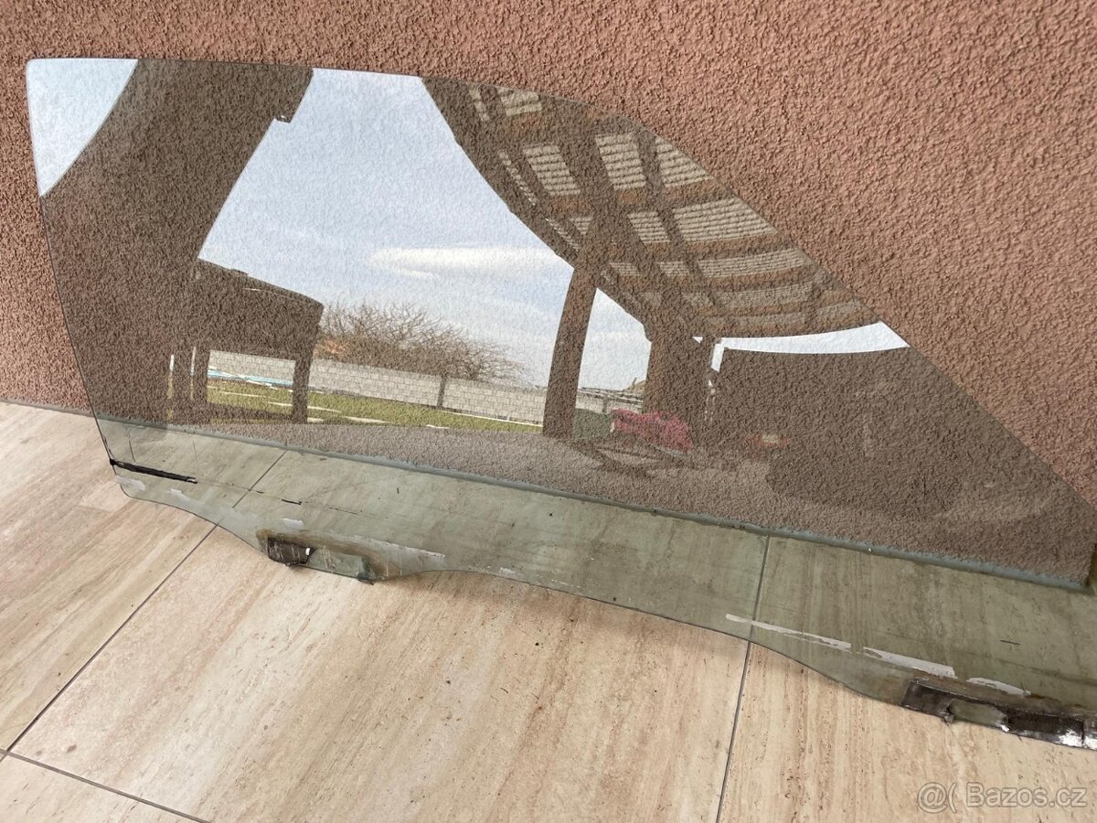 Honda CRX1g okno - 2