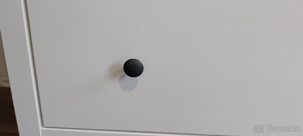 Úchyty Ikea. Nové. - 2