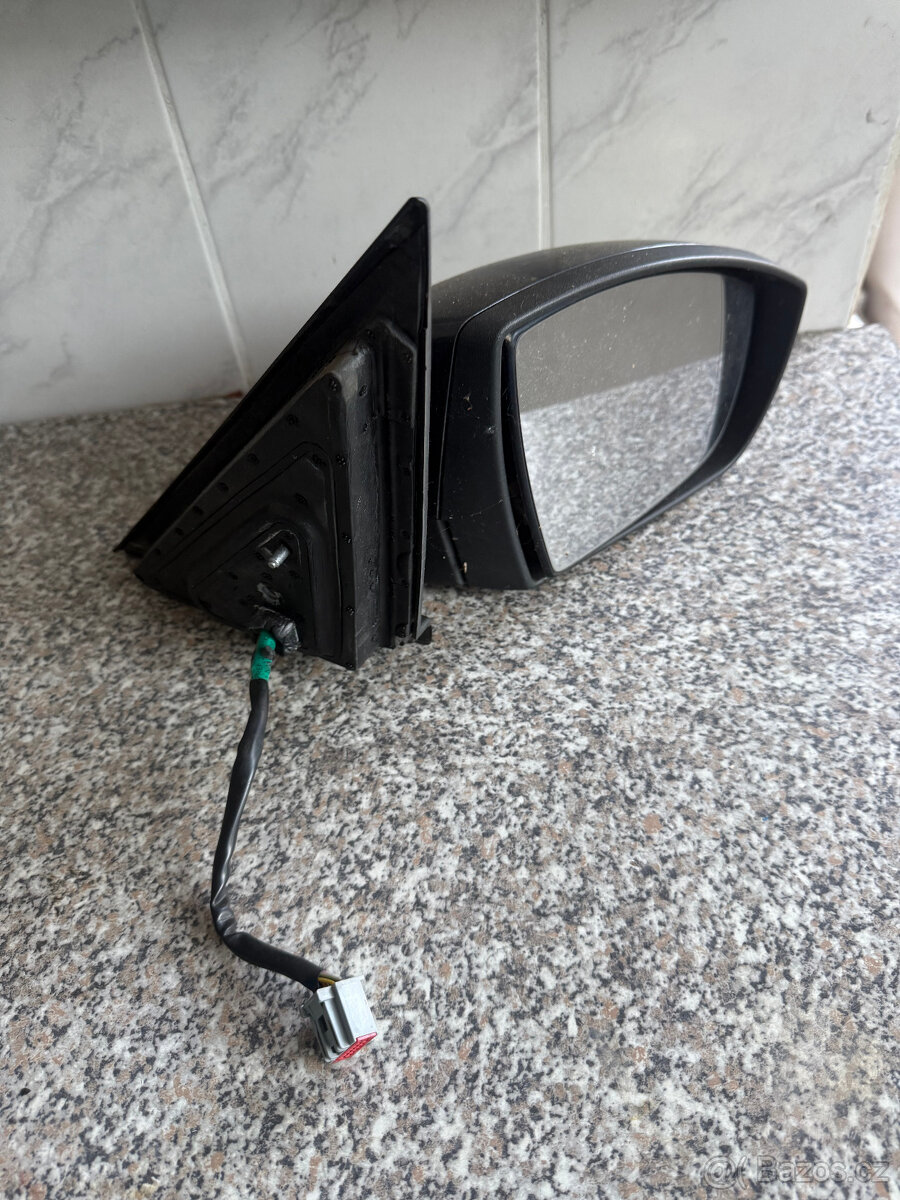 Ford Galaxy 014347 prava strana zrcadko cely od roku 2006 - 2