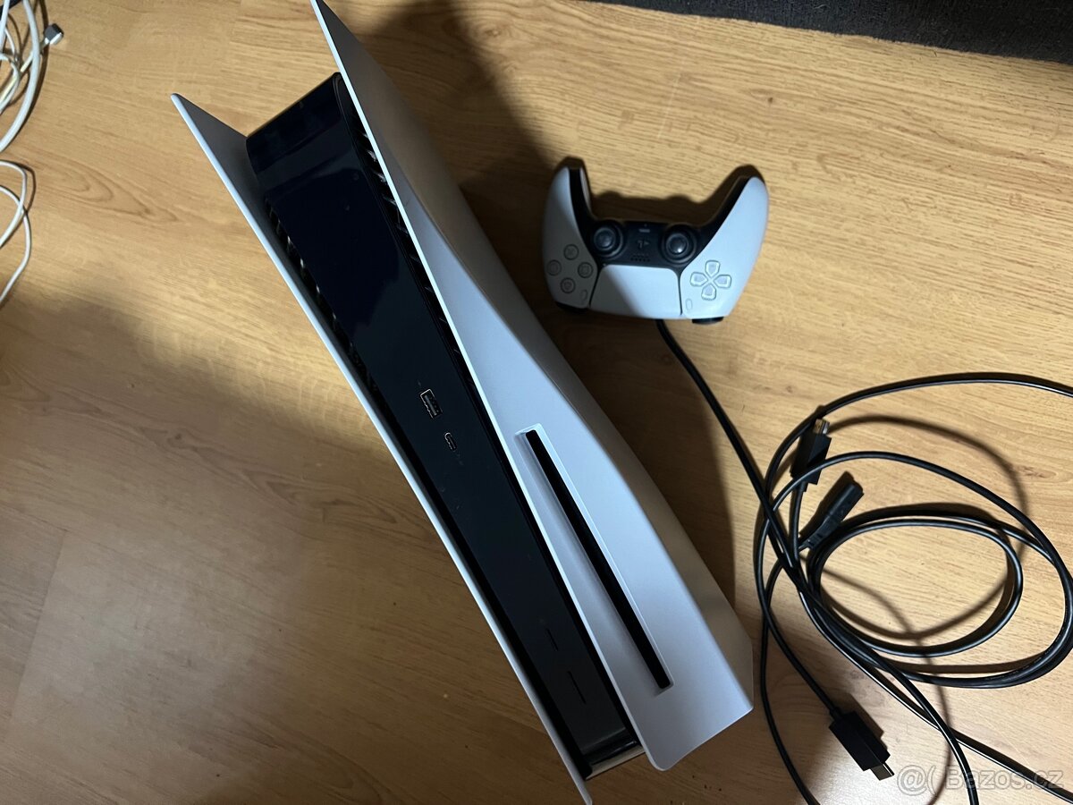 PlayStation 5 s mechanikou - 2