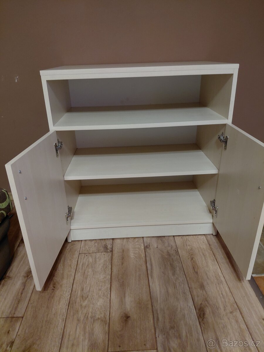 Skříň s přebalovacím pultem - 2