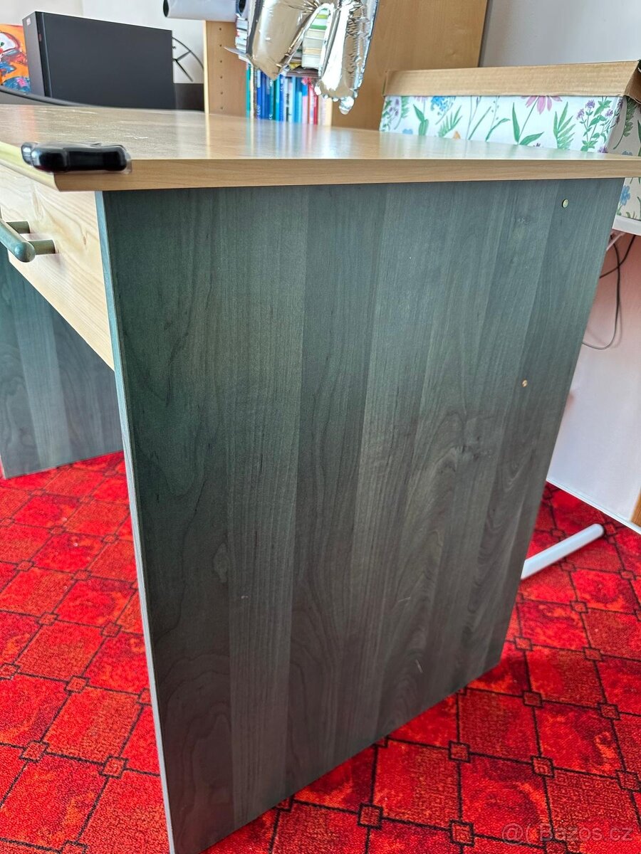 Dětský pracovní stůl - 2