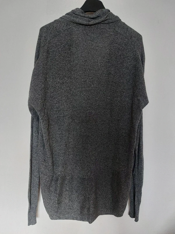 Svetřík Bershka - 2