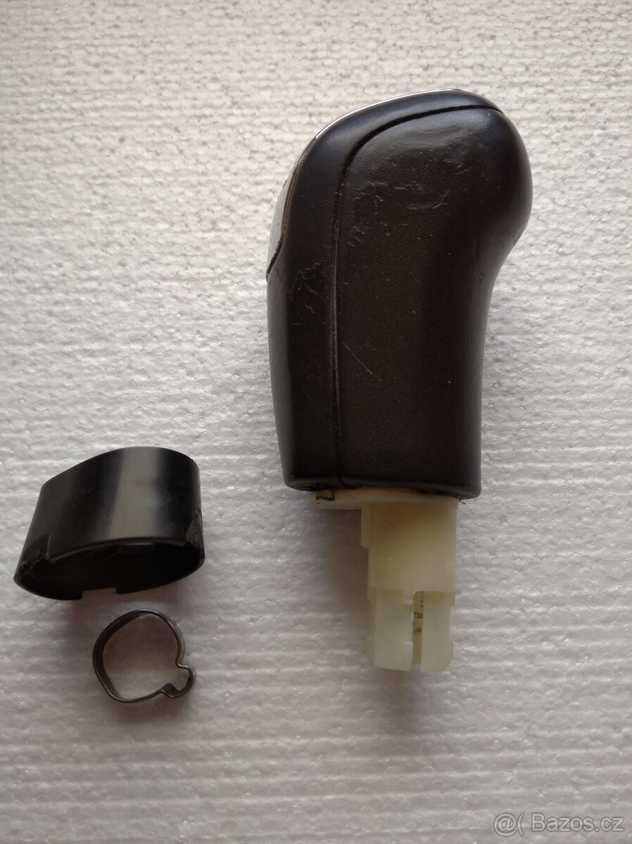 Rukojet' řadící páky Octavia II - 2