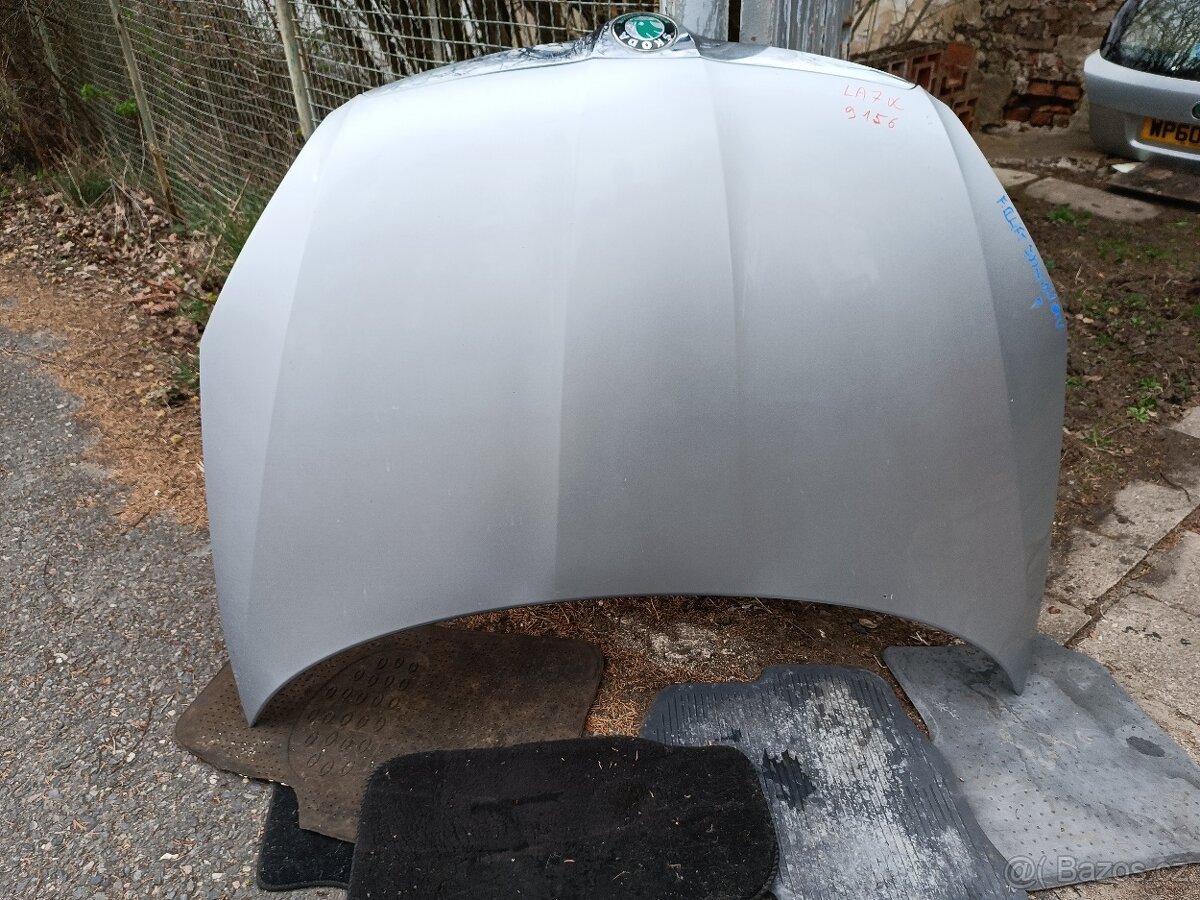 Skoda Fabia 2 facelift - přední kapota - 2