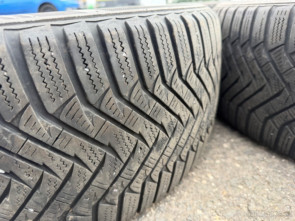 235/45 R 18 m+s - 2