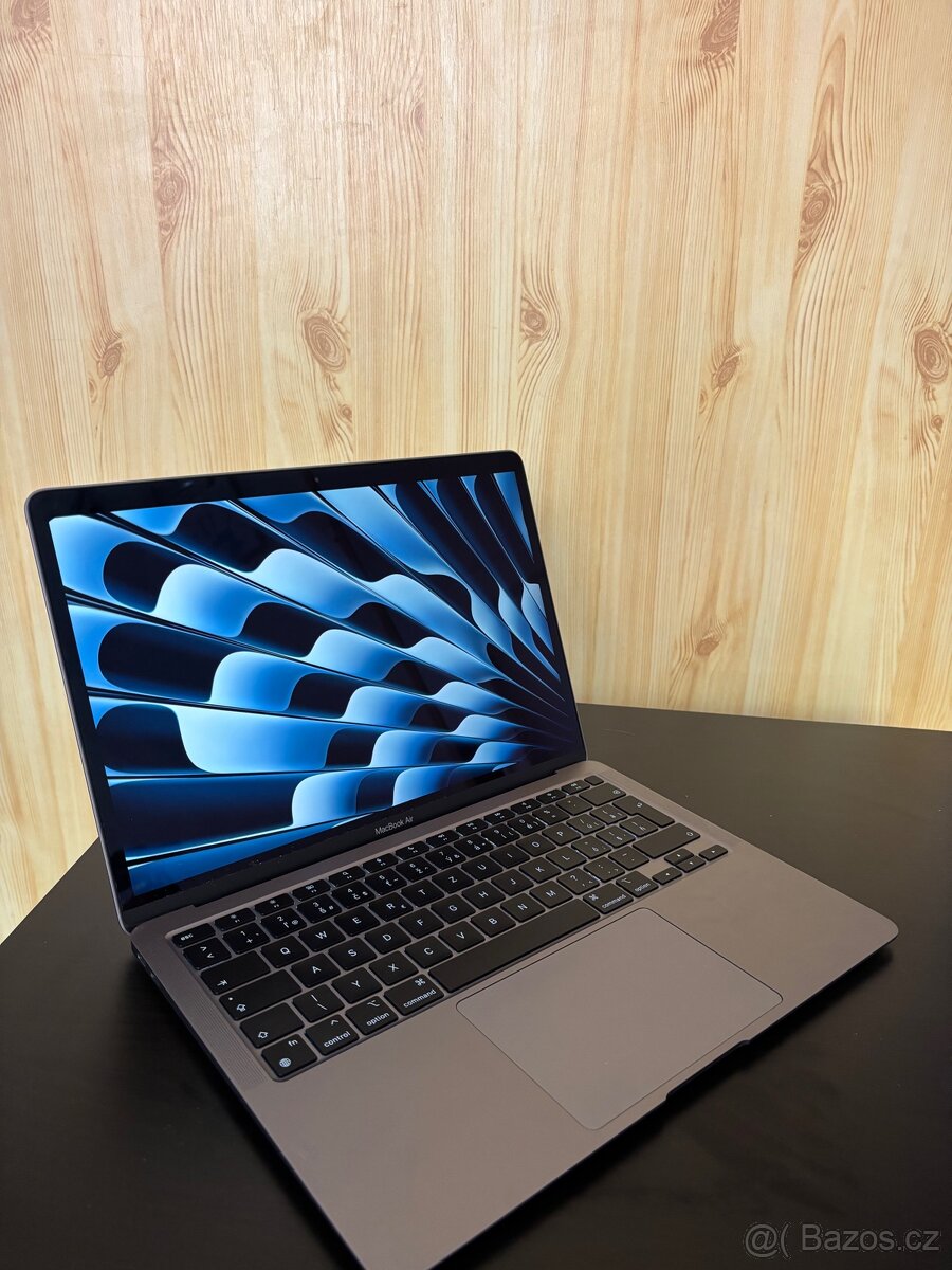 Apple MacBook Air 13 2020 M1 - 2