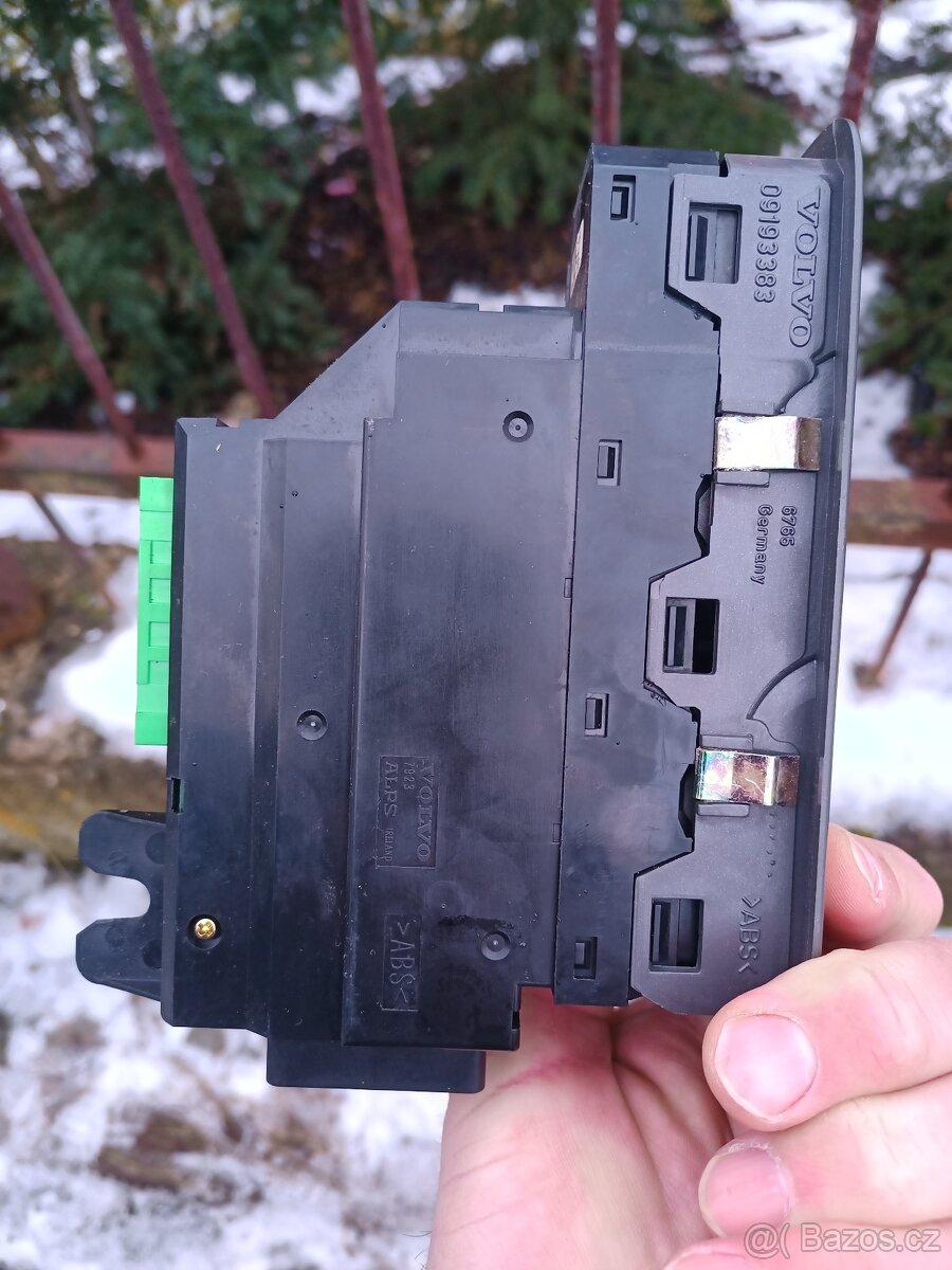 Ovladač oken V70 II - 2