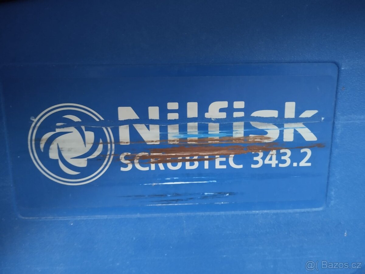 Profesionální podlahový mycí automat Nilfisk - 2