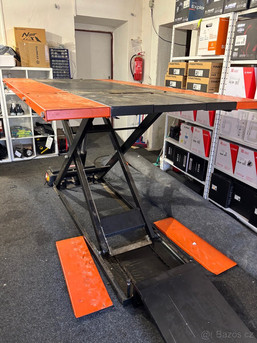 Zvedák na čtyřkolky a motorky 700kg - 2