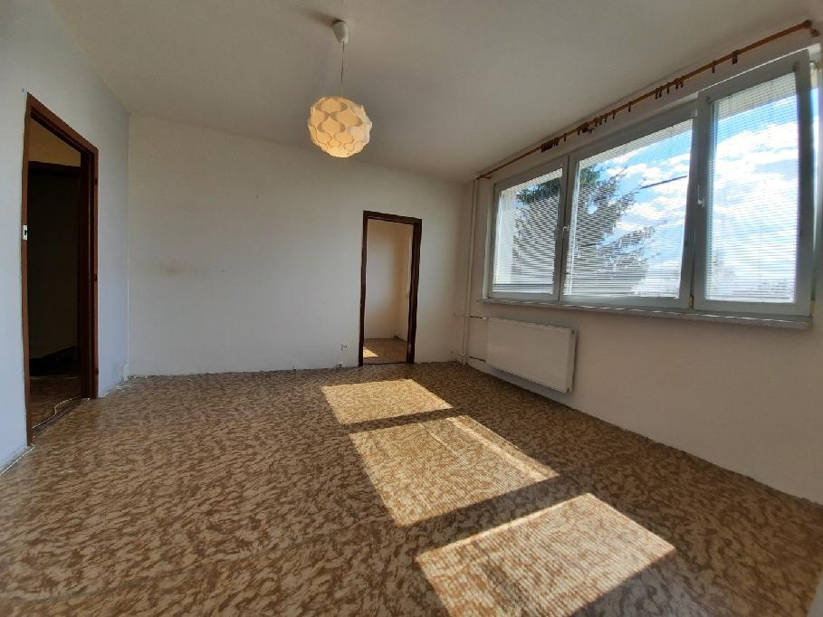 Pronájem nezař. bytu 2+1 a 1kk, Brno Venkov, trvalý pobyt - 2