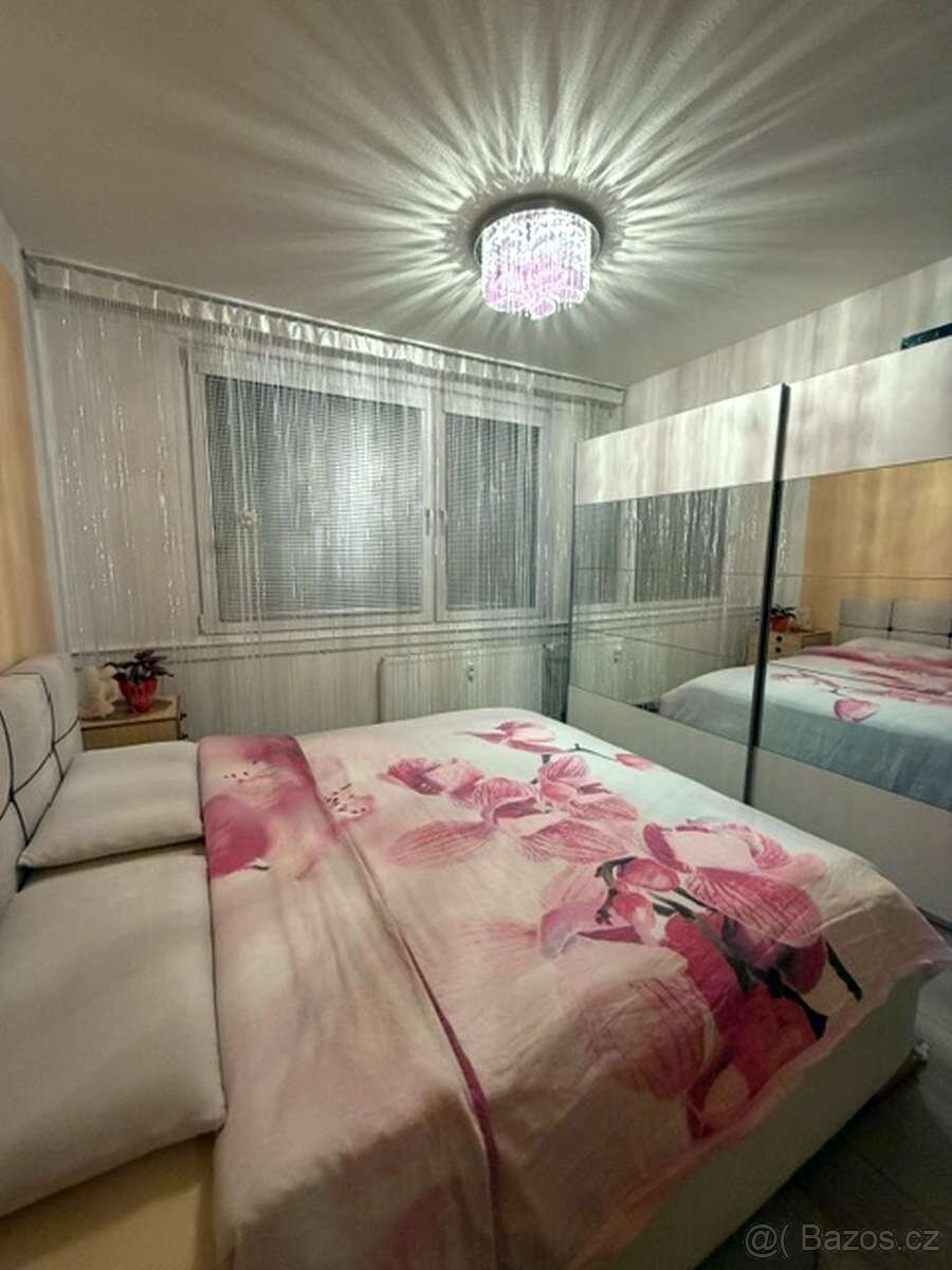 Pronájem 3+1 Volary, Sídliště Míru - plně vybavený - 2
