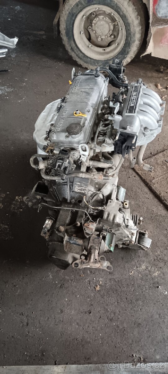 Mazda 323f benzín - 2