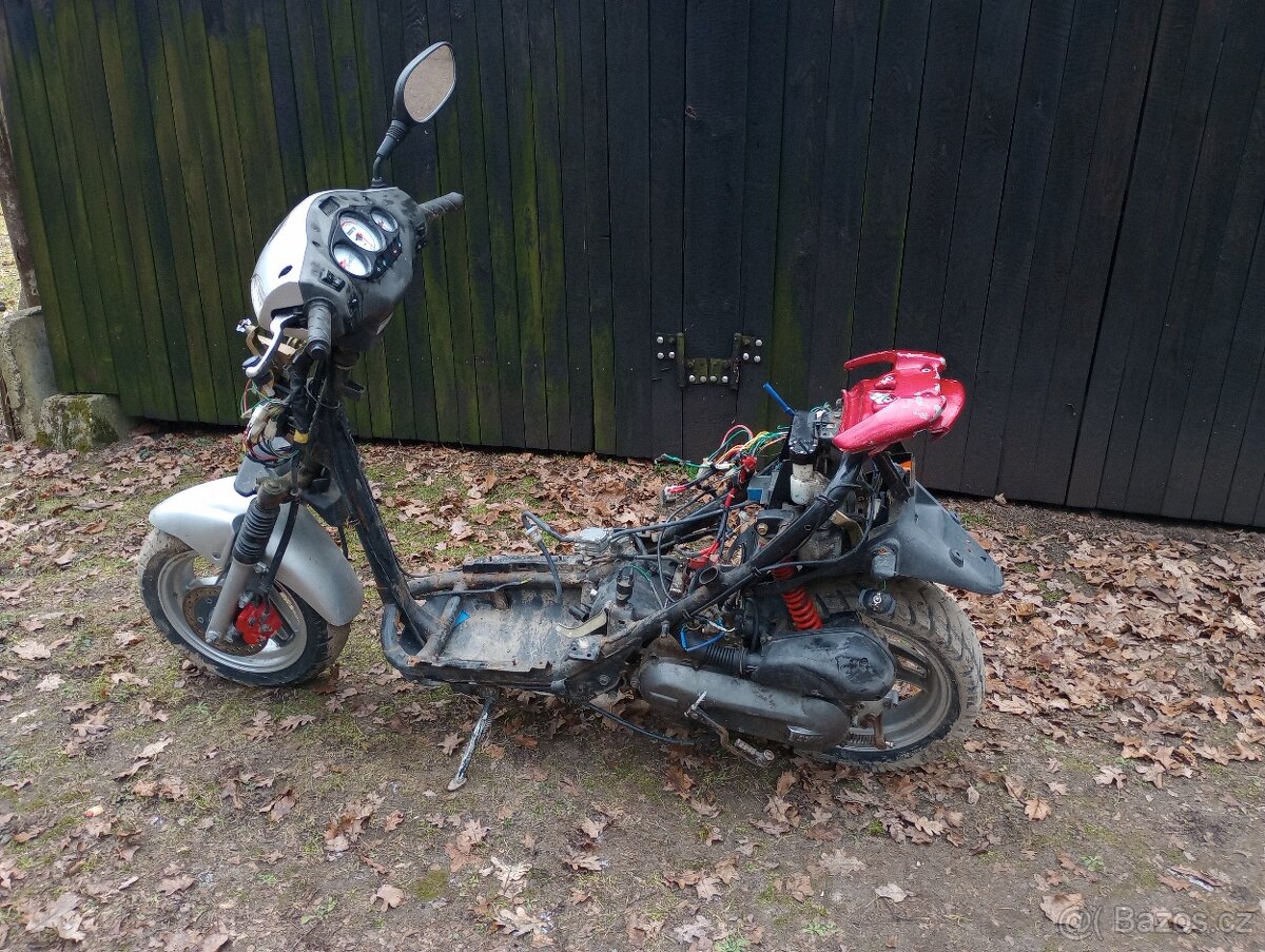 Skútry náhradní díly - 2