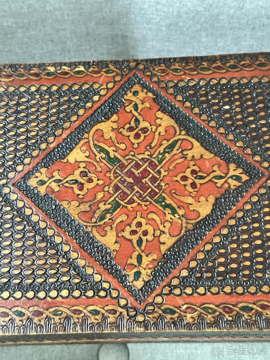 Stará dřevěná krabička - 2