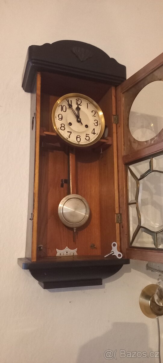 Staré nástěnné hodiny - 2
