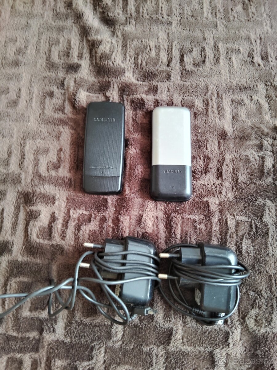 Staré telefony funkční - 2