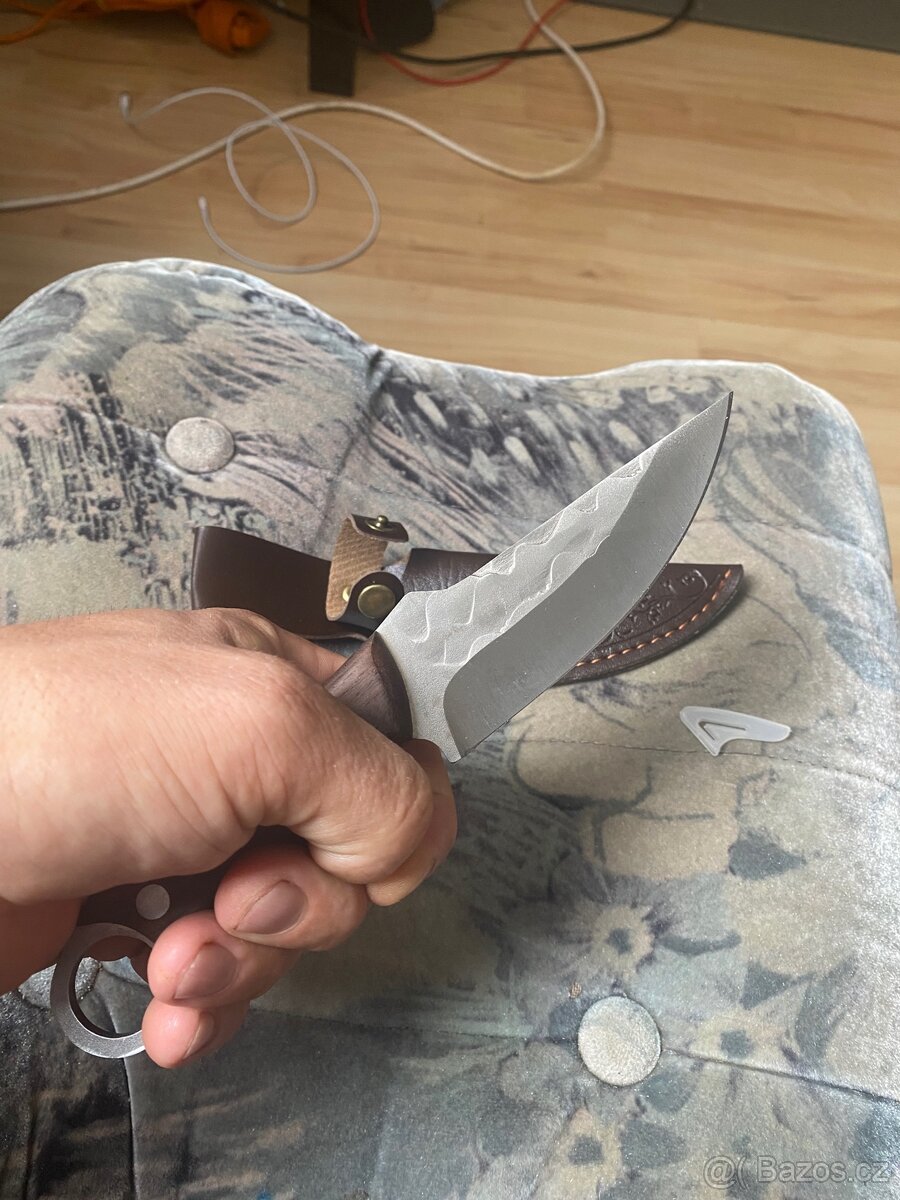 lovecký nůž - 2
