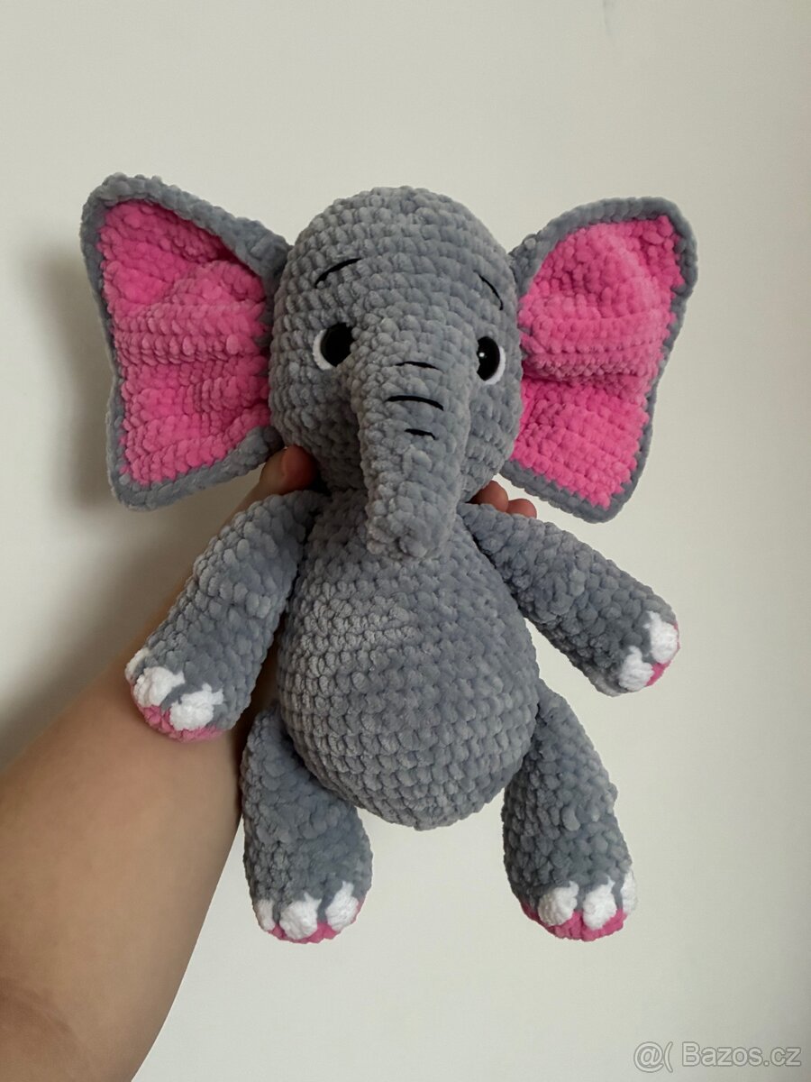 Háčkovaný Slon - 2