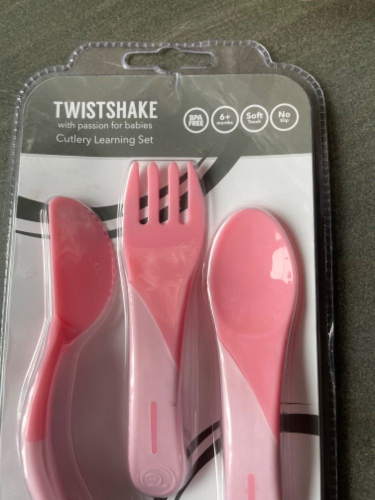 Doza na mléko, příbory, talířky - 2