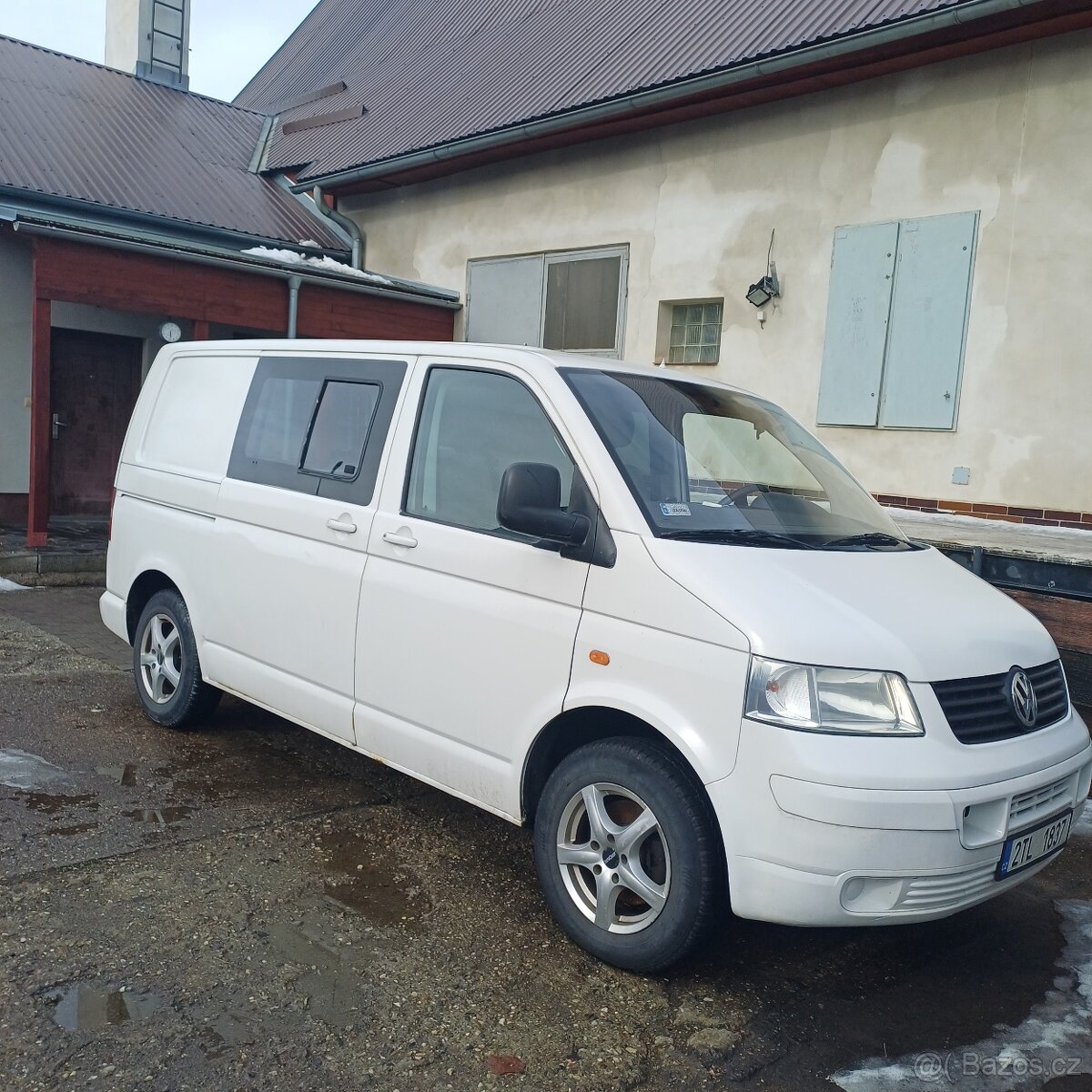 VW Transporter T5 1.9 TDI 63Kw 5 míst - 2