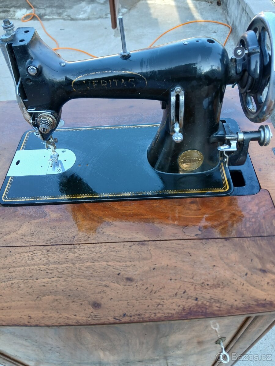 Šicí stroj Veritas - 2