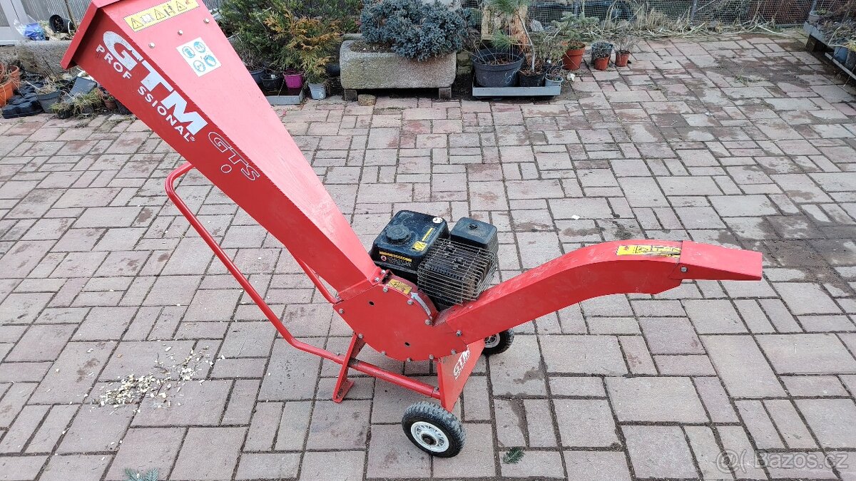 drtič větví-štěpkovač - 2