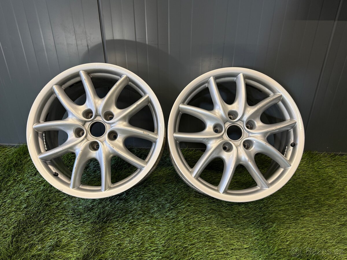 Porsche Cayenne kola - 2