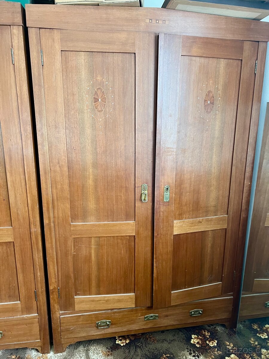 Starožitné skříně - 2