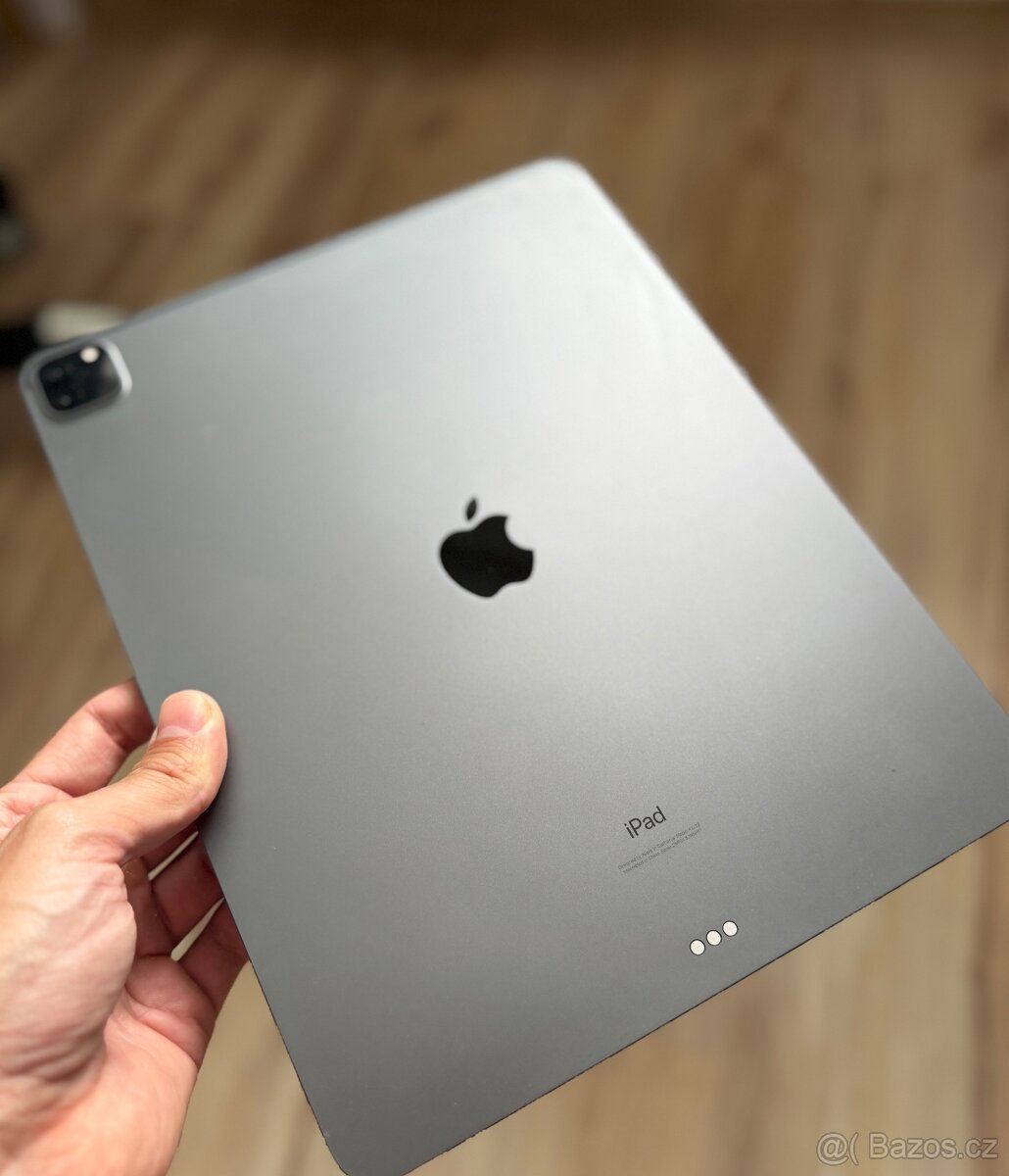 iPad Pro 12.9 (4.gen) 256gb + Magic Keyboard - 2