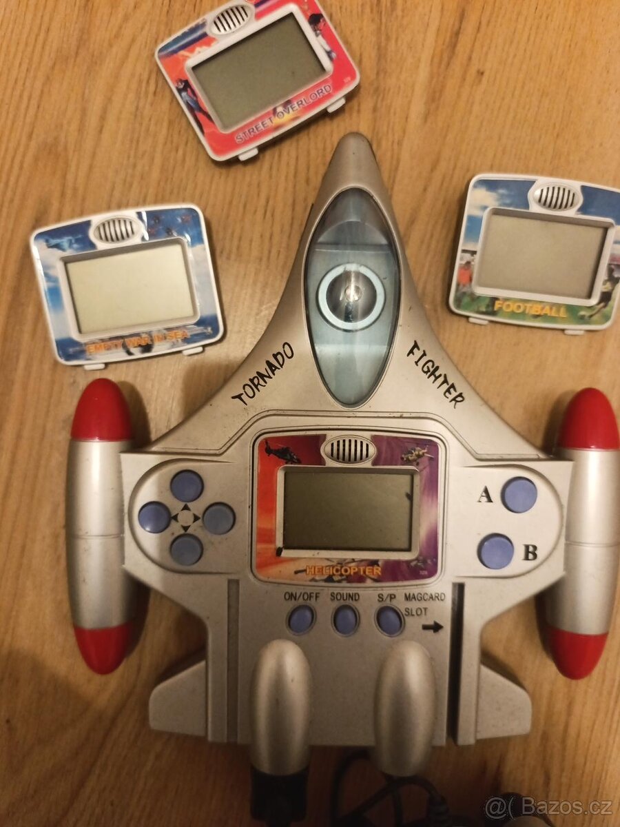 Tornado Fighter – retro LCD konzole + 4 hry + 2. ovladač - 2