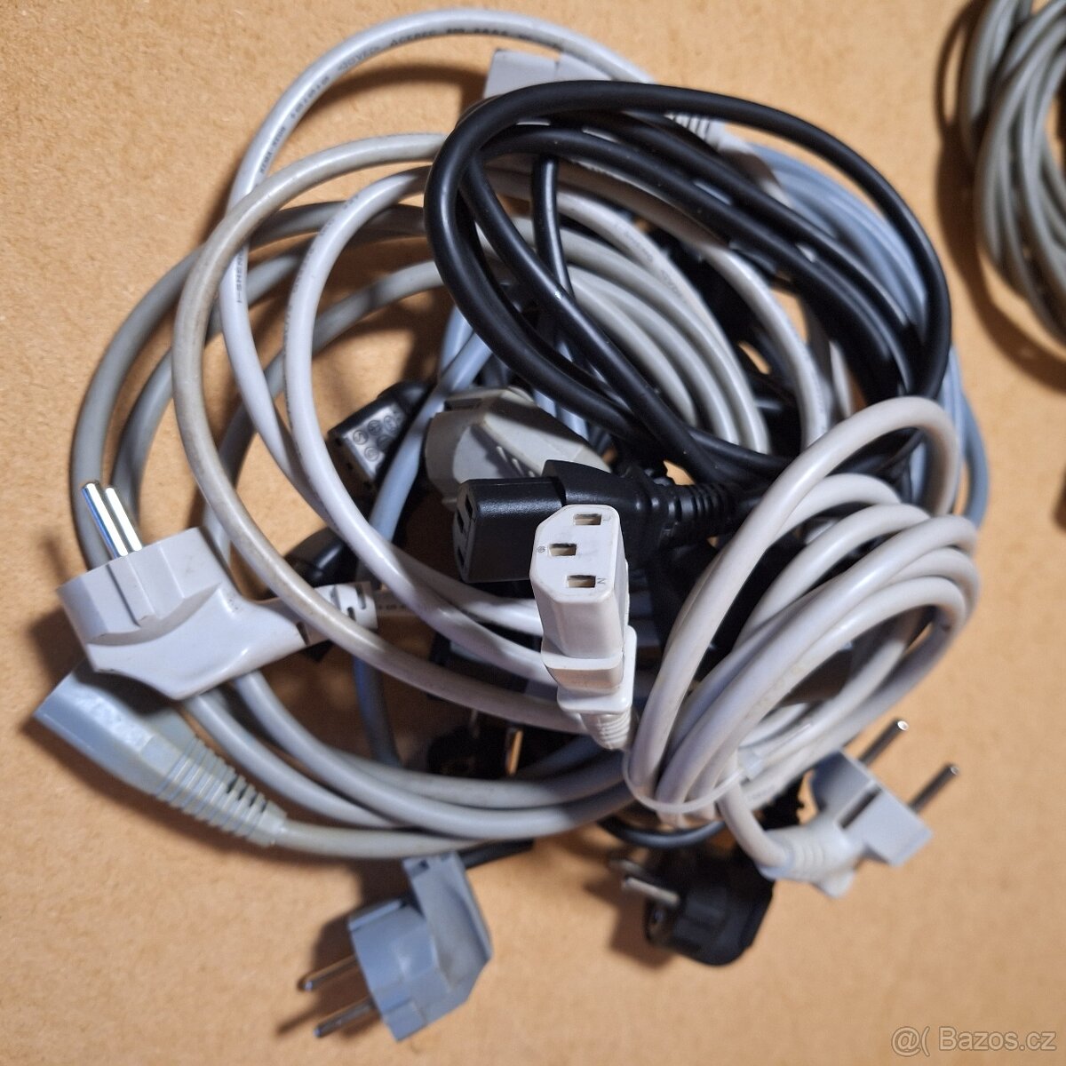 Nápájecí a prodlužovací kabely 230V - 2