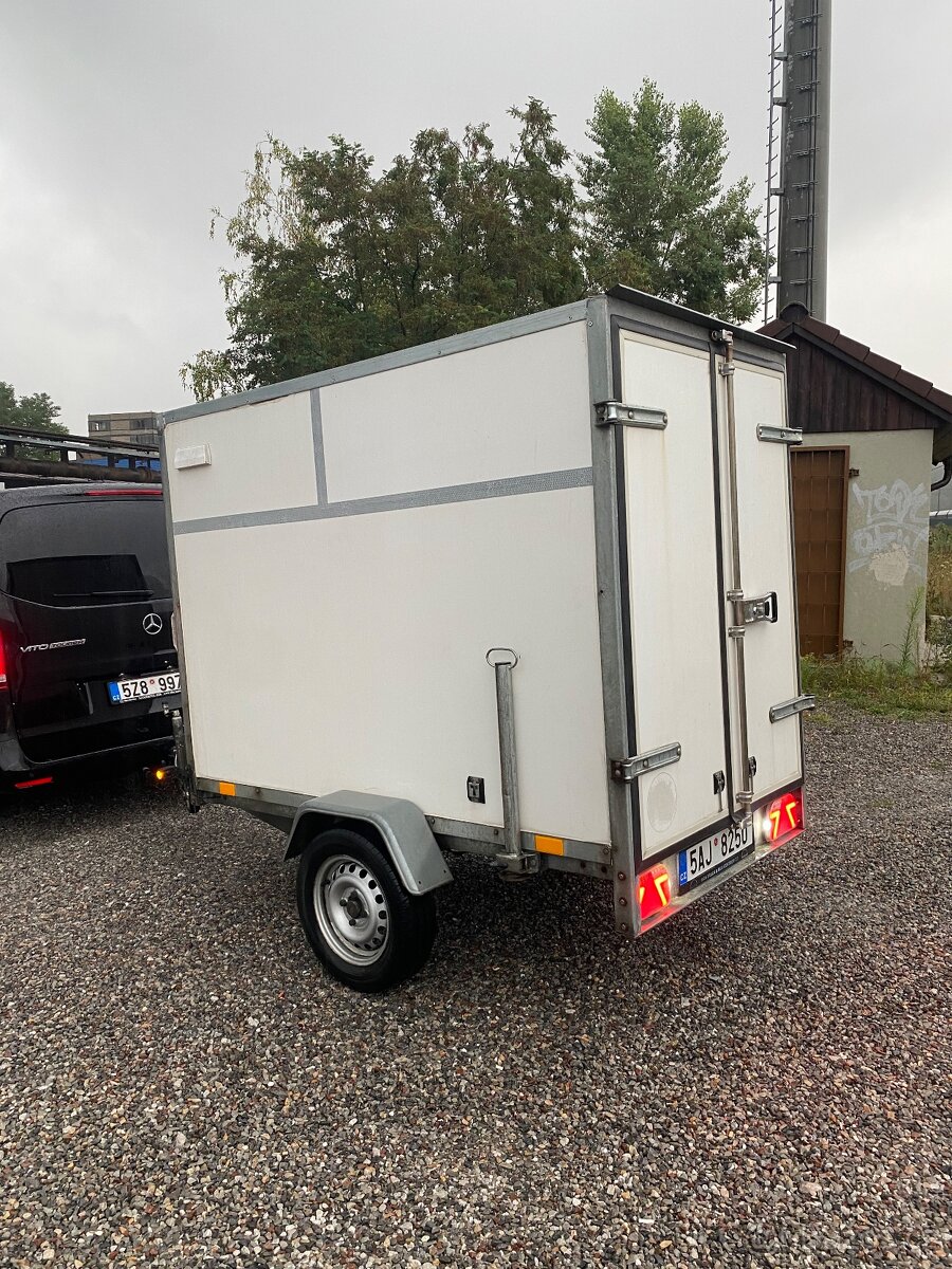 Pronájmu Skříňový přívěs 750 kg - 2
