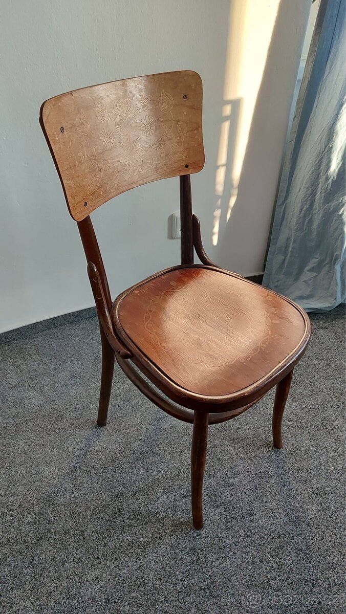 Dvě historické židle - 2