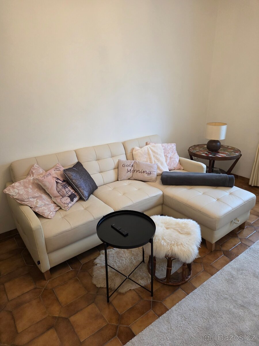 Nova kozena rozkladaci sedacka bezova - 2