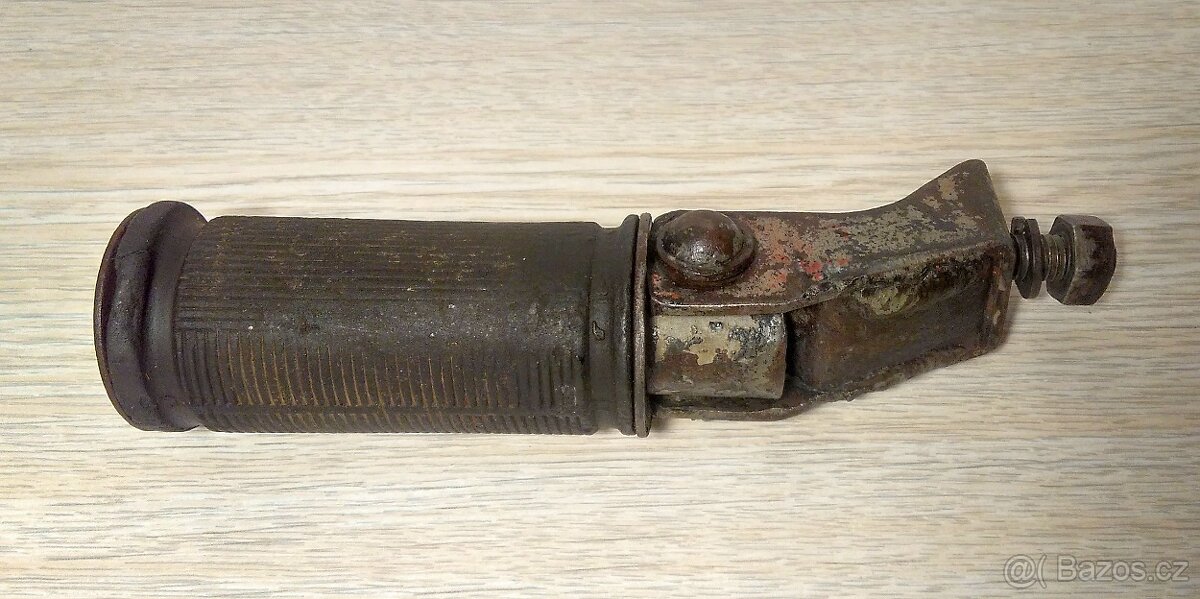 zadní stupačka na motoveterána - JAWA Pérák - 2