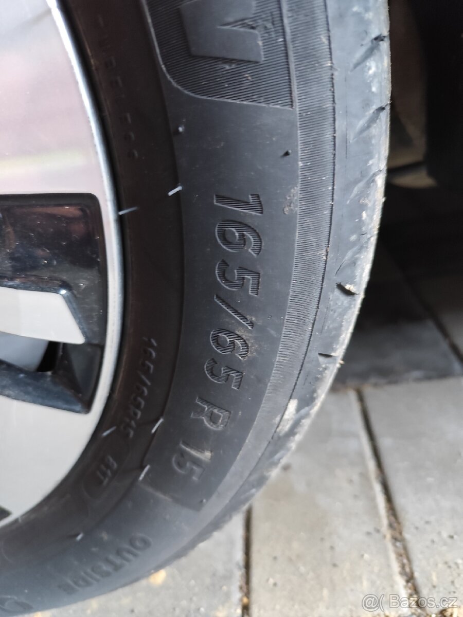 Prodám letní pneumatiky Michelin 165/65 R15 81T - 2