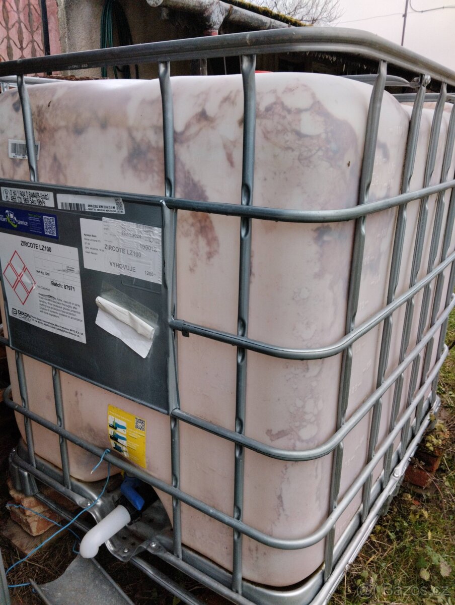 Prodám kontejner na vodu 1000l - celkem 2 ks - 2
