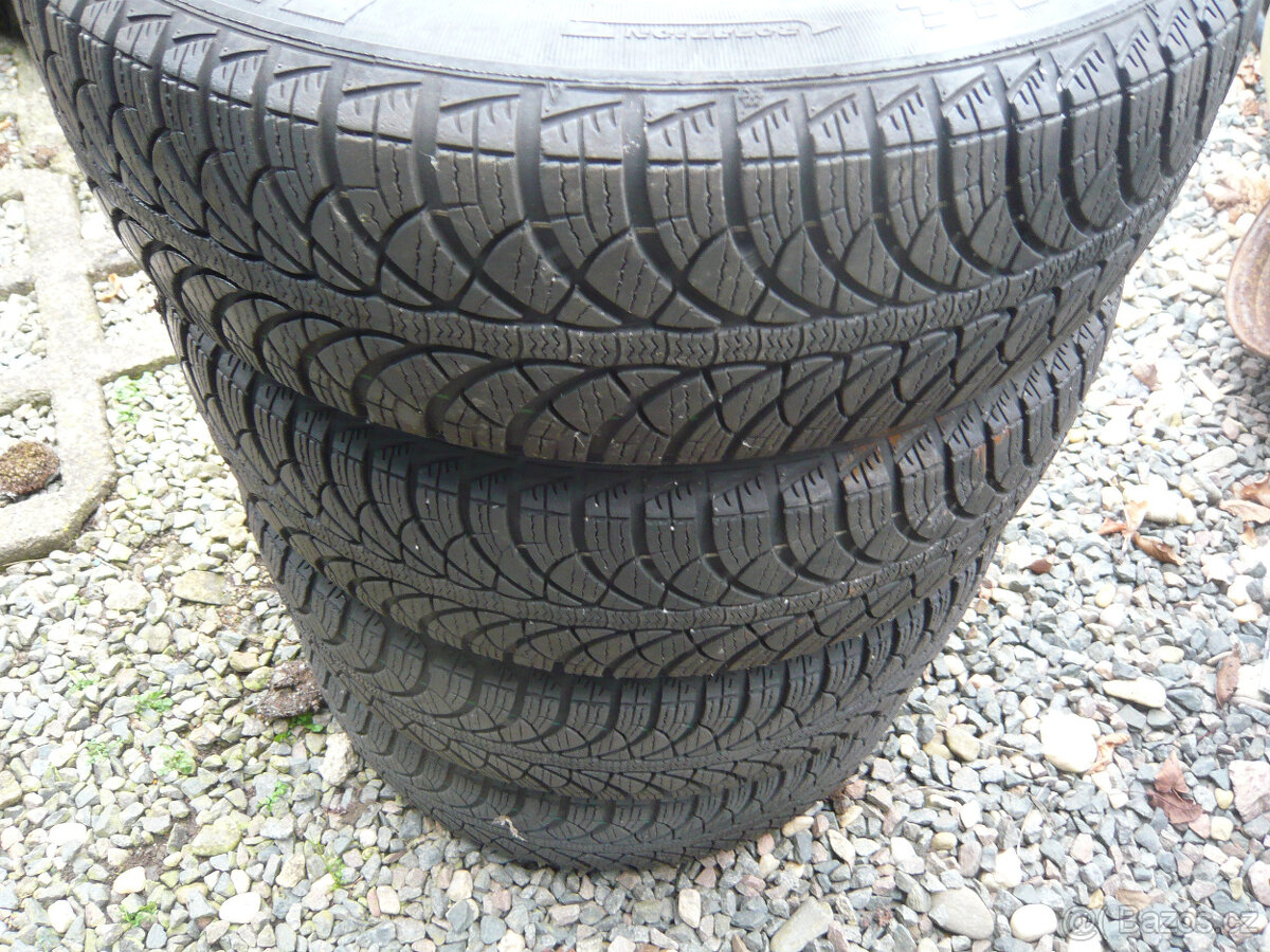 Prodám slušné pneu zimní 175 65 14 - 2