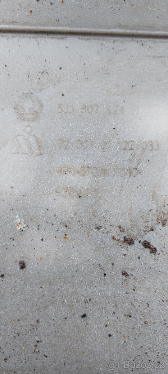Zadní nárazník škoda rapid - 2