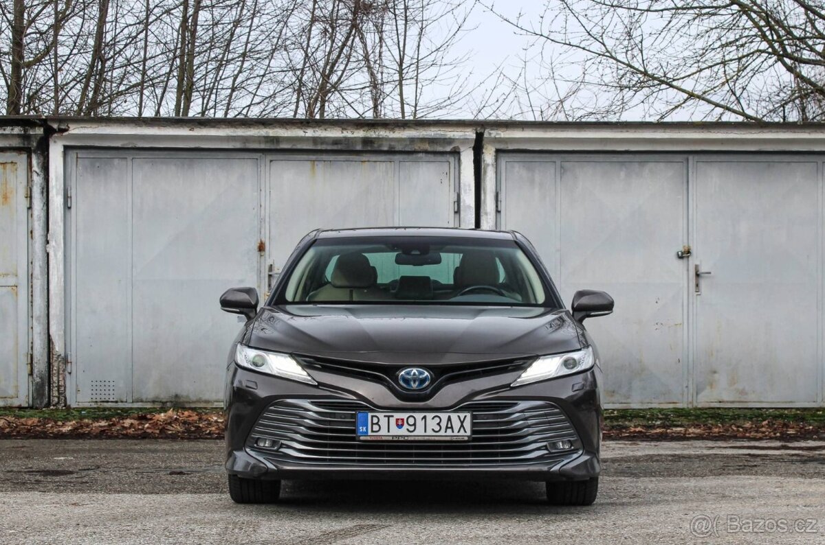 Toyota Camry 2.5 Hybrid Executive e-CVT - 2