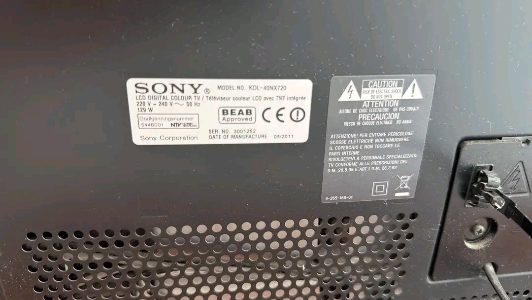 Sony Bravia KDL-40NX720. 102cm - 2