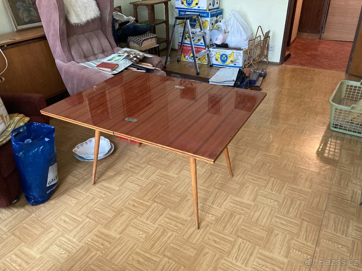 konferenční stolek - 2