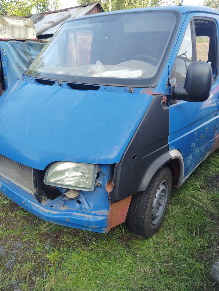Ford transit 2.5 d díly - 2