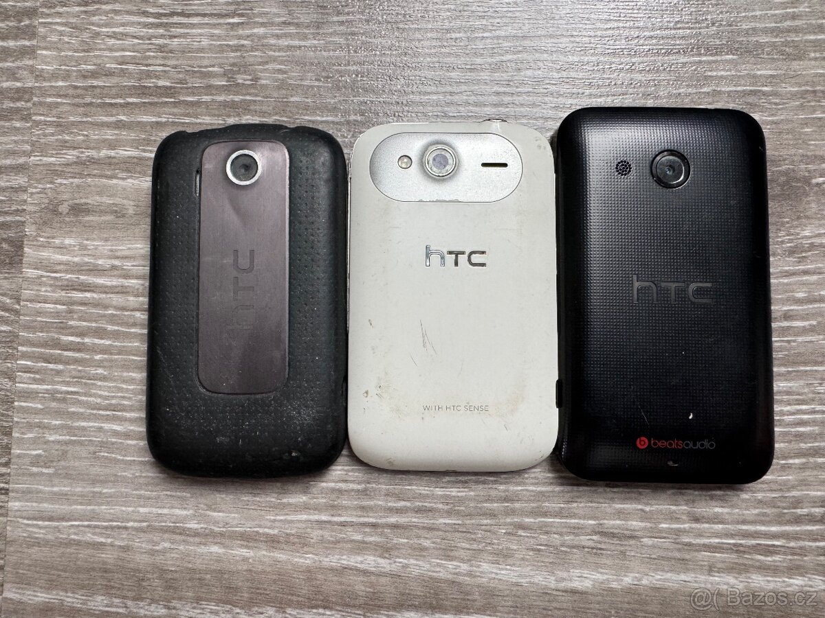 Tři telefony HTC - 2
